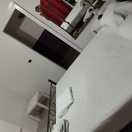 Bed and Breakfast Casa Giuseppe Катанія Екстер'єр фото