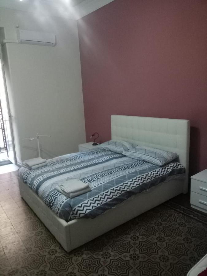 Bed and Breakfast Casa Giuseppe Катанія Екстер'єр фото