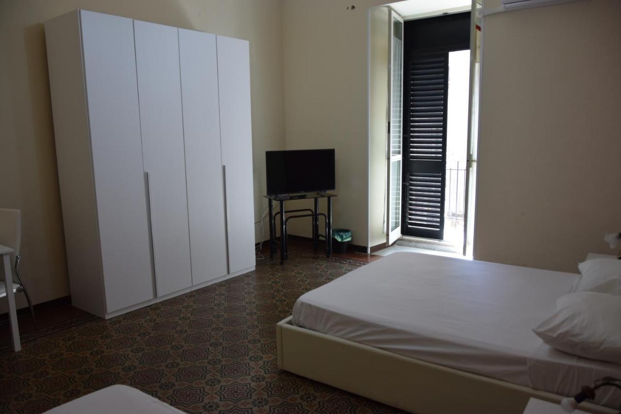 Bed and Breakfast Casa Giuseppe Катанія Екстер'єр фото