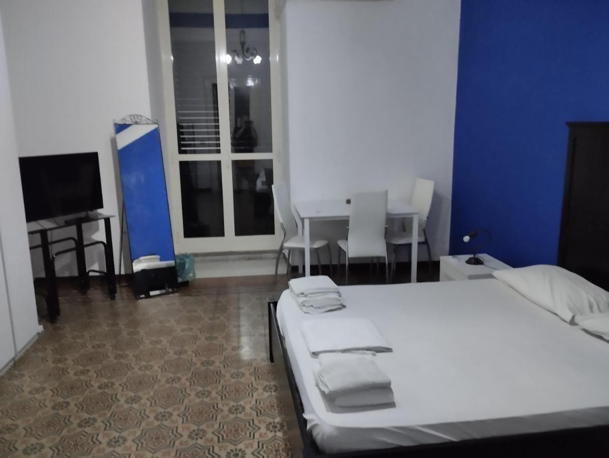 Bed and Breakfast Casa Giuseppe Катанія Екстер'єр фото